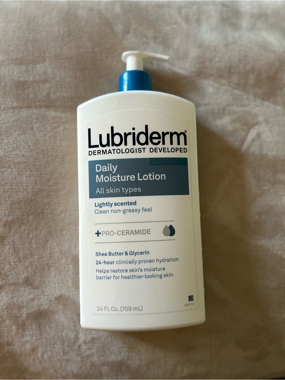 Daily Moisture Lotion - White with Blue Pump